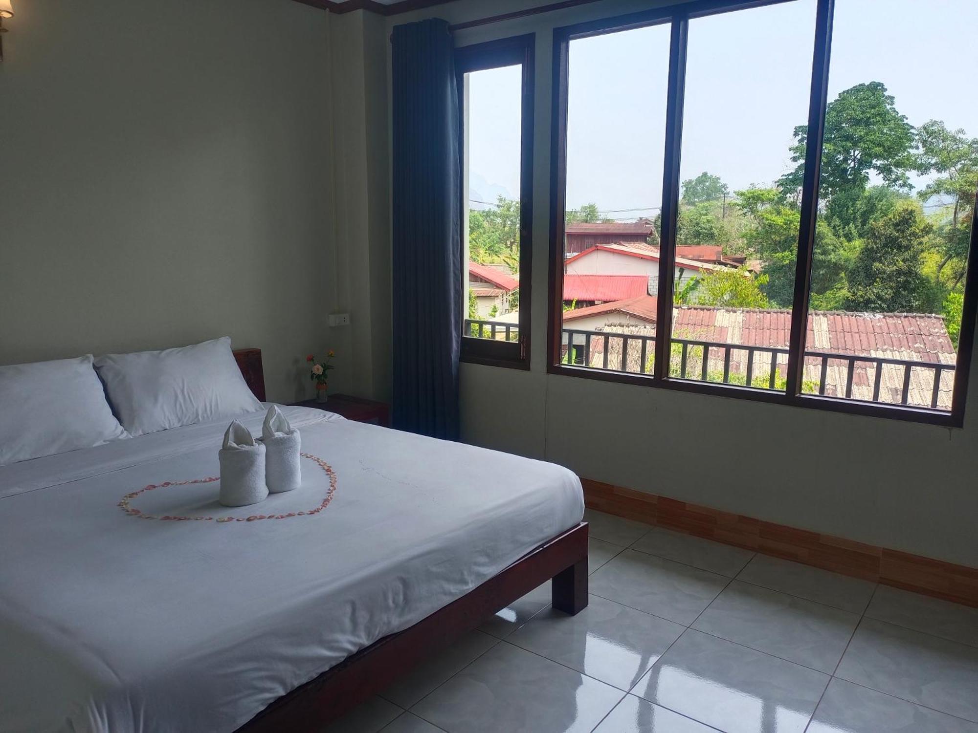 Vang Vieng Champa Hotel ภายนอก รูปภาพ