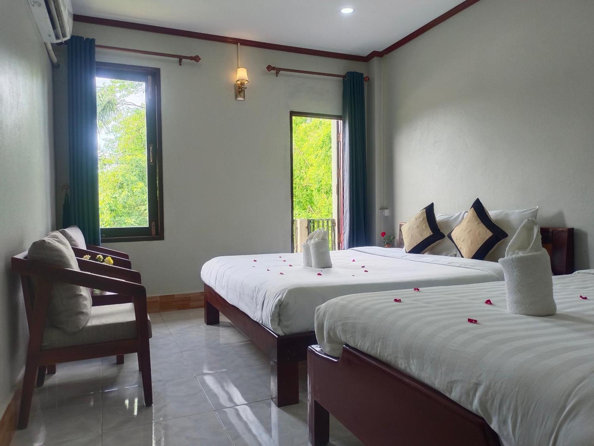 Vang Vieng Champa Hotel ภายนอก รูปภาพ