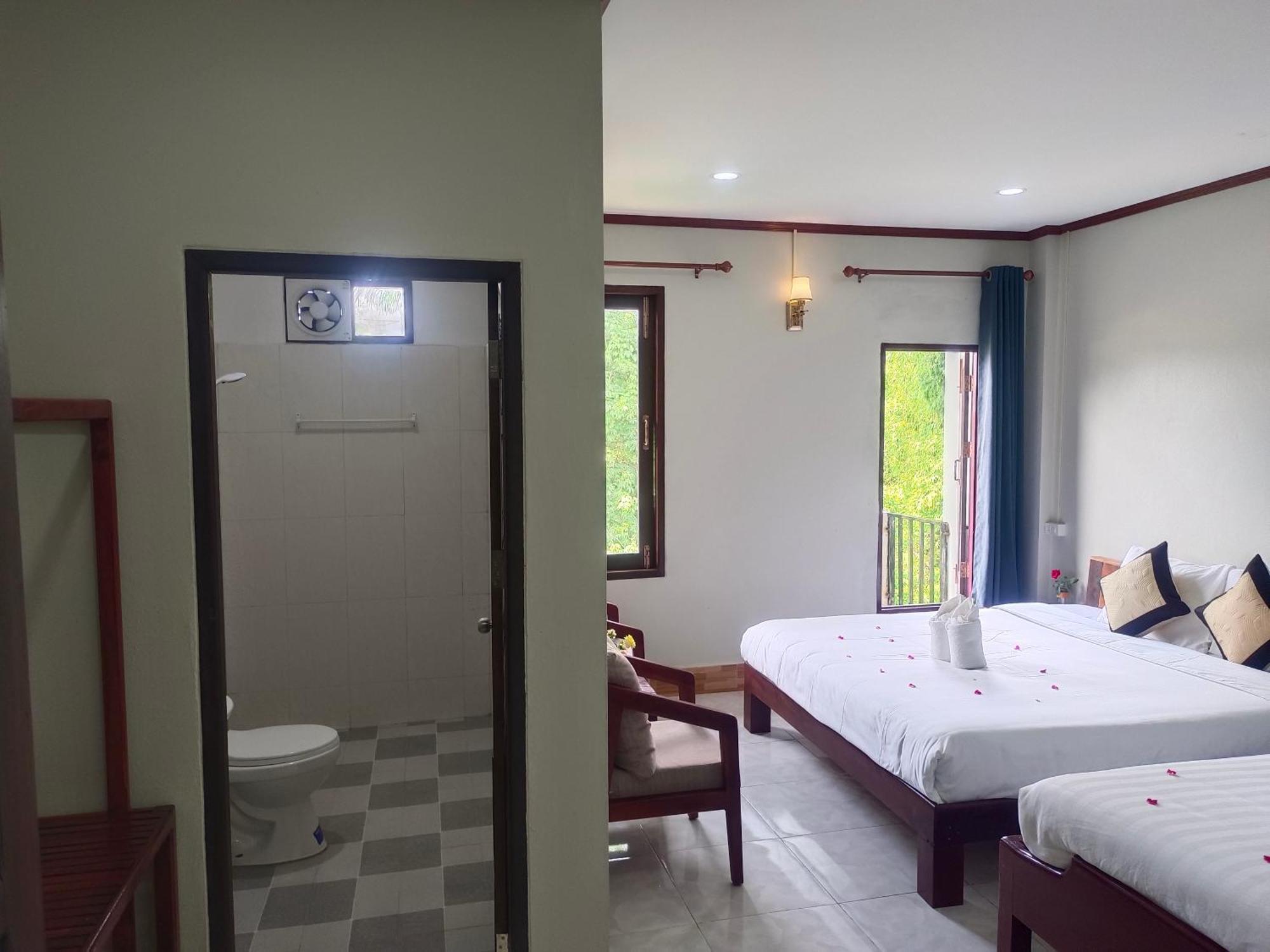 Vang Vieng Champa Hotel ภายนอก รูปภาพ